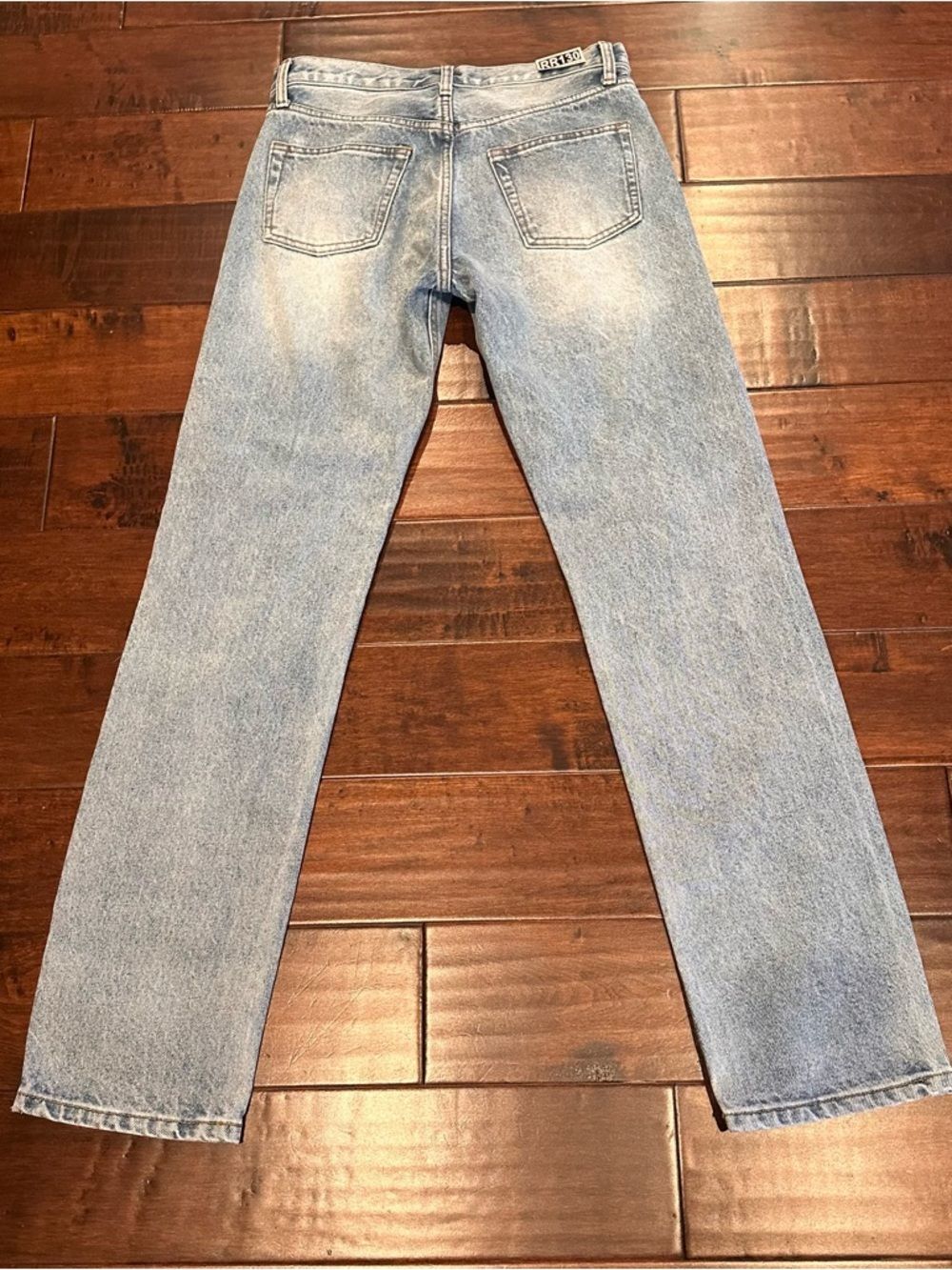 Brandy Melville Classic 90s low waisted Straight rise Jeans Size M NWT - Picture 2 of 8
